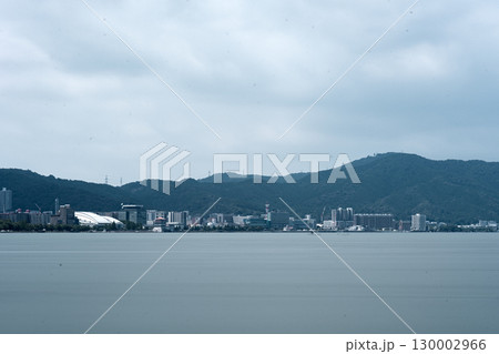 矢橋の帰帆島から遠望する対岸の大津市の市街地風景の長秒露光 矢橋の帰帆島から遠望する対岸の大津市の市街地風景の長秒露光 130002966