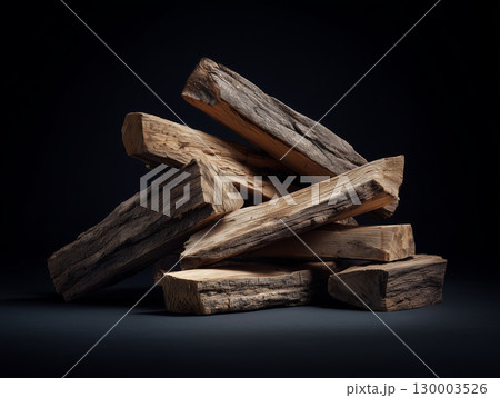 積み上げた薪 積み上げた薪 130003526