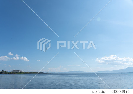 琵琶湖大橋付近から見る琵琶湖南湖の夏の情景 琵琶湖大橋付近から見る琵琶湖南湖の夏の情景 130003950
