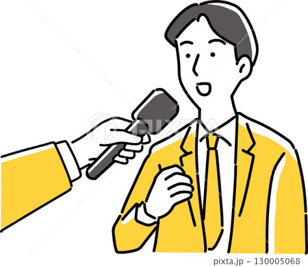 インタビューを受ける男性社員 130005068