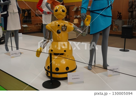 2005愛知万博　愛・地球博記念公園　ロボット wakamaru 130005094