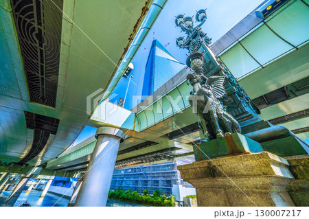 日本の東京都市景観8月21日。日本橋や日本橋一丁目の再開発事業などを望む。新時代に… 130007217