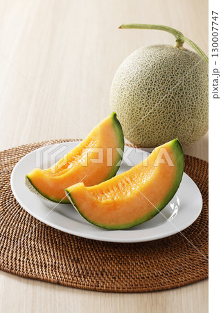 新鮮で美味しいメロン 130007747