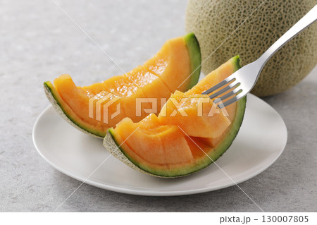 新鮮で美味しいメロン 130007805