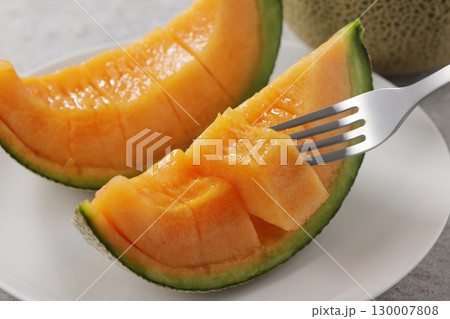 新鮮で美味しいメロン 130007808