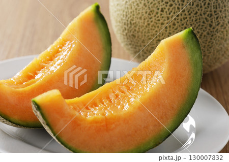 新鮮で美味しいメロン 130007832