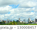 豊平川から望む札幌の中心市街地 130008457