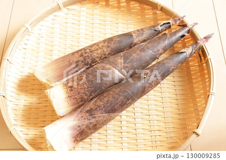 ざるに入った破竹の写真 130009285