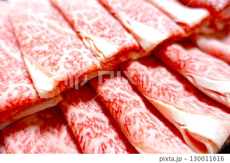 すき焼き用の牛肉薄切りスライス すき焼き用の牛肉薄切りスライス 130011616