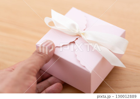 プレゼント 130012889