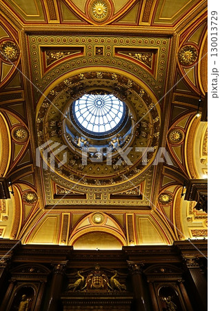 ケンブリッジ、フィッツウィリアム博物館のホール 130013729