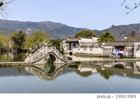 Hongcun ancient village in Anhui was well designed with comprehensive water system was listed as Unesco World Heritage Site in 2000 130013901