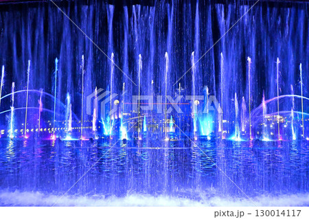 富岩運河環水公園 サマーファウンテン 噴水ショー 富岩運河環水公園 サマーファウンテン 噴水ショー 130014117