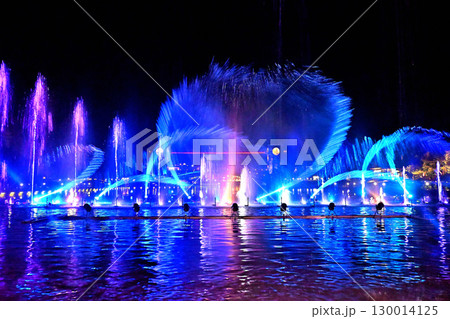 富岩運河環水公園　サマーファウンテン　噴水ショー 130014125