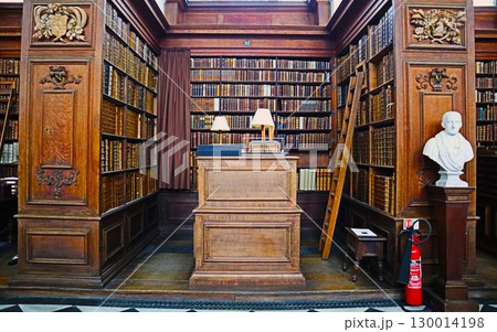 ケンブリッジ、トリニティカレッジ・レン図書館 130014198