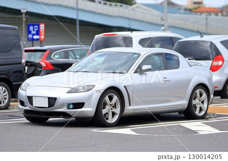 国産のスポーツカー 130014205