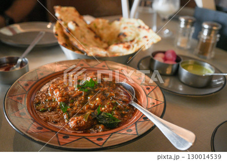 Indian food, Indian curry, Naan(インド料理、インドカレー、ナン) Indian food, Indian curry, Naan(インド料理、インドカレー、ナン) 130014539