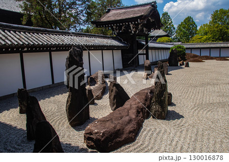 【京都風景】東福寺本坊庭園 質実剛健の風格漂う南庭 【京都風景】東福寺本坊庭園 質実剛健の風格漂う南庭 130016878