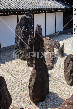 【京都風景】東福寺本坊庭園 質実剛健の風格漂う南庭 【京都風景】東福寺本坊庭園 質実剛健の風格漂う南庭 130016880