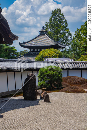 【京都風景】東福寺本坊庭園 質実剛健の風格漂う南庭 【京都風景】東福寺本坊庭園 質実剛健の風格漂う南庭 130016895