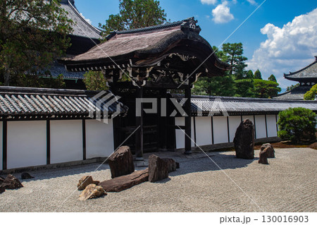 【京都風景】東福寺本坊庭園 質実剛健の風格漂う南庭 【京都風景】東福寺本坊庭園 質実剛健の風格漂う南庭 130016903