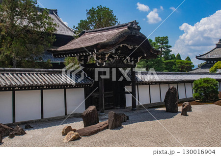【京都風景】東福寺本坊庭園 質実剛健の風格漂う南庭 【京都風景】東福寺本坊庭園 質実剛健の風格漂う南庭 130016904