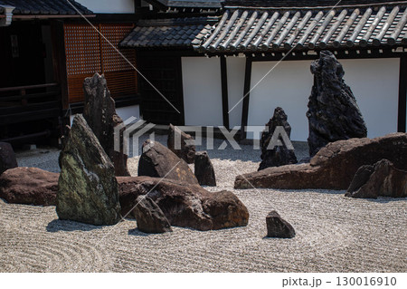 【京都風景】東福寺本坊庭園 質実剛健の風格漂う南庭 【京都風景】東福寺本坊庭園 質実剛健の風格漂う南庭 130016910