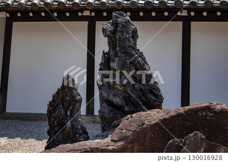 【京都風景】東福寺本坊庭園 質実剛健の風格漂う南庭 【京都風景】東福寺本坊庭園 質実剛健の風格漂う南庭 130016928