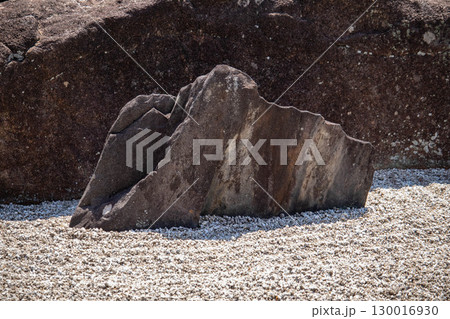【京都風景】東福寺本坊庭園　質実剛健の風格漂う南庭 130016930