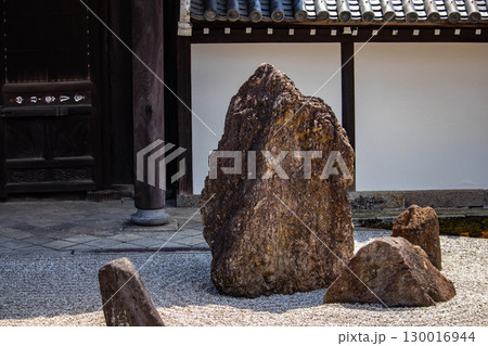 【京都風景】東福寺本坊庭園 質実剛健の風格漂う南庭 【京都風景】東福寺本坊庭園 質実剛健の風格漂う南庭 130016944