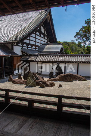 【京都風景】東福寺本坊庭園 質実剛健の風格漂う南庭 【京都風景】東福寺本坊庭園 質実剛健の風格漂う南庭 130016964