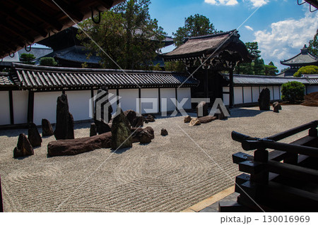 【京都風景】東福寺本坊庭園 質実剛健の風格漂う南庭 【京都風景】東福寺本坊庭園 質実剛健の風格漂う南庭 130016969