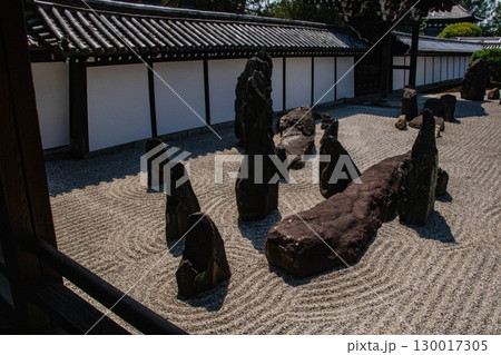 【京都風景】東福寺本坊庭園 質実剛健の風格漂う南庭 【京都風景】東福寺本坊庭園 質実剛健の風格漂う南庭 130017305