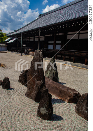 【京都風景】東福寺本坊庭園 質実剛健の風格漂う南庭 【京都風景】東福寺本坊庭園 質実剛健の風格漂う南庭 130017324