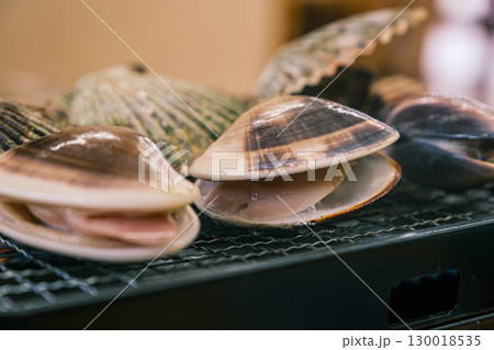 はまぐりの炉端焼き はまぐりの炉端焼き 130018535