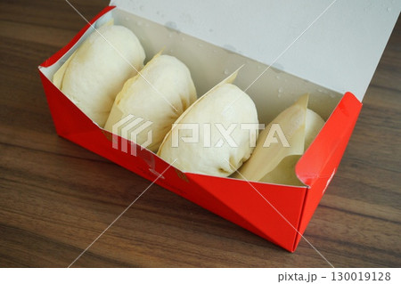 大阪グルメ、551、蓬莱、豚まん 130019128