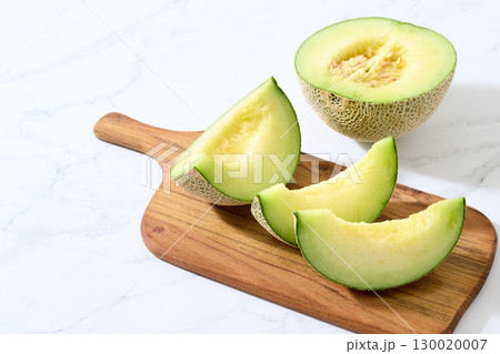 切り分けたマスクメロン 130020007