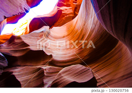 アメリカ・アリゾナ州のロウワー・アンテロープ・キャニオン 130020756