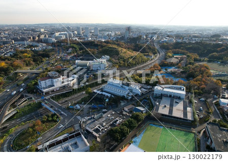 横浜市をドローン空撮（横浜新道今井IC付近） 130022179