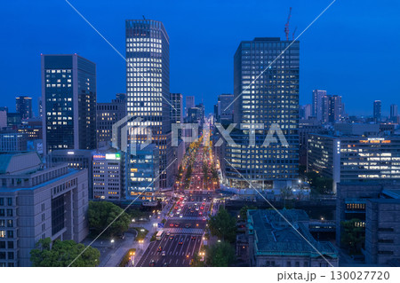 《大阪府》御堂筋の夜景・大阪都市風景 130027720