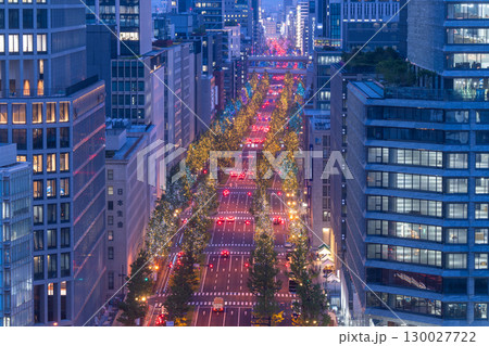 《大阪府》御堂筋の夜景・大阪都市風景 130027722
