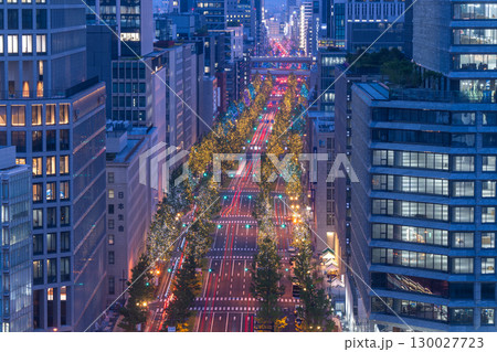《大阪府》御堂筋の夜景・大阪都市風景 130027723