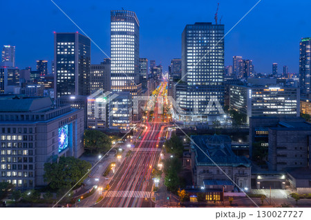 《大阪府》御堂筋の夜景・大阪都市風景 《大阪府》御堂筋の夜景・大阪都市風景 130027727