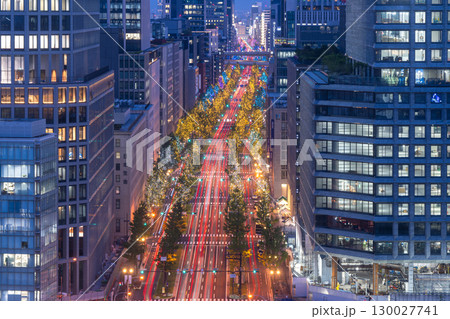 《大阪府》御堂筋の夜景・大阪都市風景 《大阪府》御堂筋の夜景・大阪都市風景 130027741