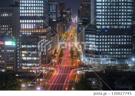 《大阪府》御堂筋の夜景・大阪都市風景 130027745