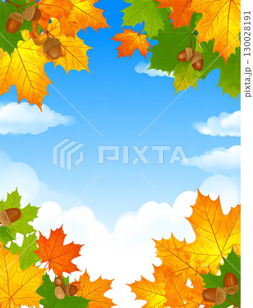 秋の訪れを感じる紅葉とどんぐりが賑やかな秋晴れの青空のフレーム 130028191