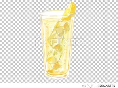 手繪水彩插圖，玻璃杯中清澈、美味的高球酒 130028813