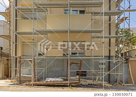 Condo Building Renovation Scaffoldings Condo Building Renovation Scaffoldings 130030071