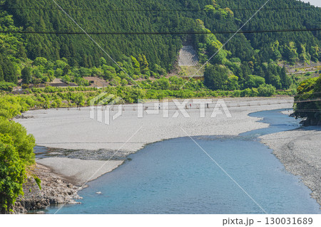 川根本町の塩郷の吊橋の風景(静岡県) 130031689