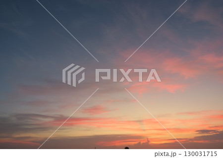 稲毛海浜公園からの美しい夕焼け空 稲毛海浜公園からの美しい夕焼け空 130031715